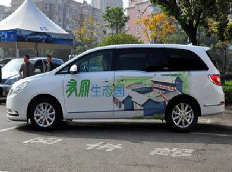 平利户外车贴喷绘如何保持效果?